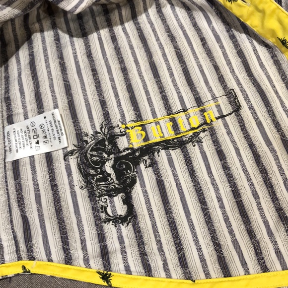 BURTON MEN’S LONG SLEEVE BUTTON DOWN COTTON SHIRT WITH CONTRASTING DETAILS. - Picture 6 of 8